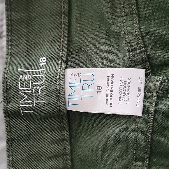 Time and Tru Women's Shorts - Picture 8 of 11